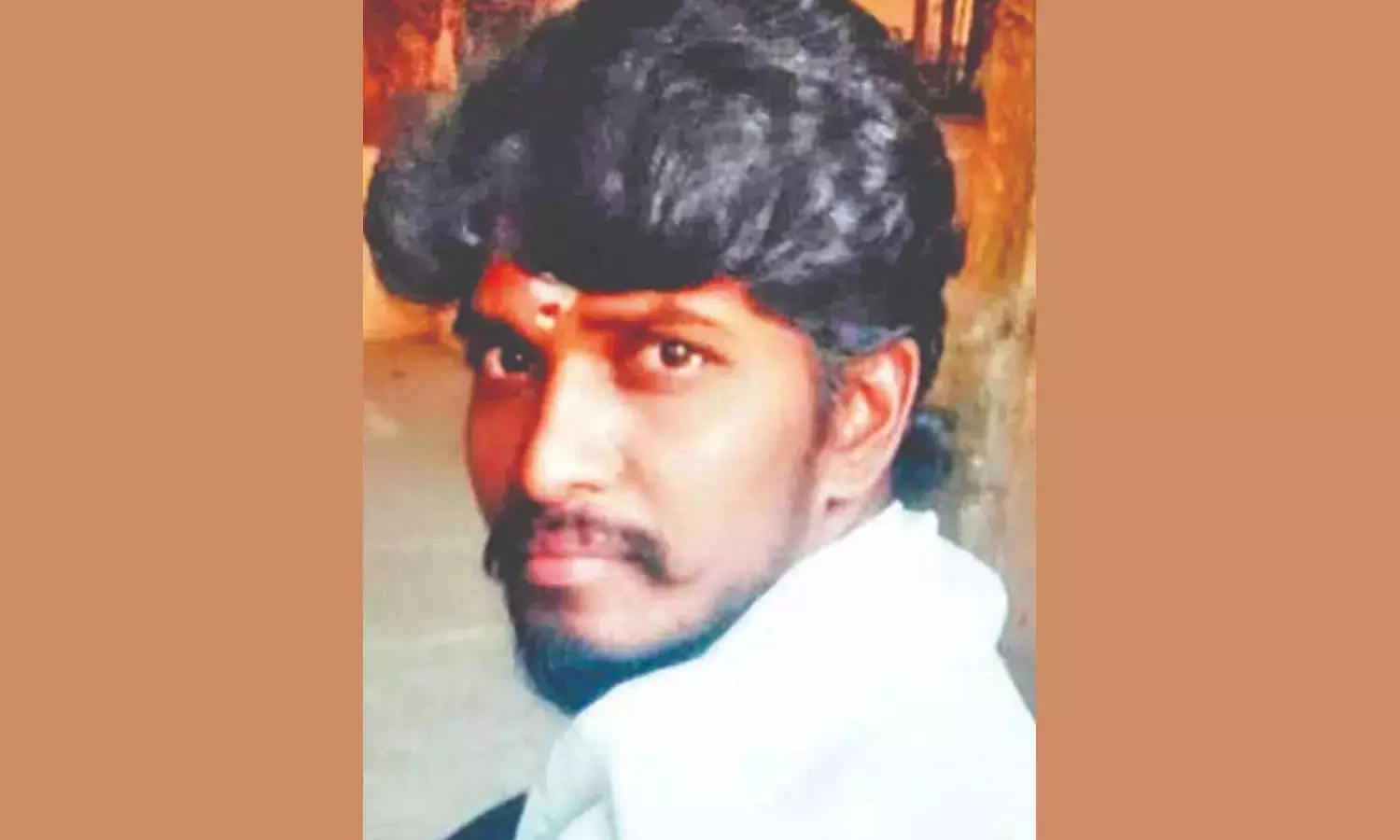 நெல்லை அருகே கொலை செய்யப்பட்ட பஞ்சாயத்து கவுன்சிலர் உடலை வாங்க 3-வது நாளாக உறவினர்கள் மறுப்பு நெல்லை அருகே கொலை செய்யப்பட்ட பஞ்சாயத்து கவுன்சிலர் உடலை வாங்க 3-வது நாளாக உறவினர்கள் மறுப்பு