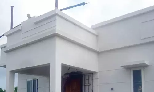 வேதாரண்யம் அருகே வீட்டிற்குள் புகுந்து பெண்ணின் கழுத்தை அறுத்து நகை கொள்ளை