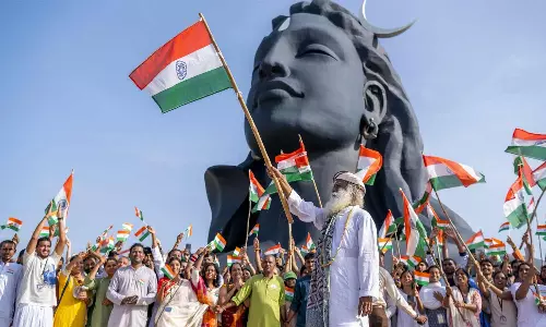 ஆக்கிரமிக்கும் காலம் முடிந்துவிட்டது; இது அரவணைப்பதற்கான காலம்- சுதந்திர தின கொண்டாட்டத்தில் சத்குரு பேச்சு