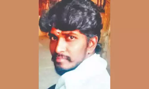 நெல்லை அருகே கொலை செய்யப்பட்ட பஞ்சாயத்து கவுன்சிலர் உடலை வாங்க 3-வது நாளாக உறவினர்கள் மறுப்பு