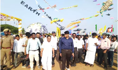 சர்வதேச பட்டம் விடும் திருவிழா நிறைவு - சுற்றுலாத்துறை அமைச்சர் பரிசுகள் வழங்கினார்