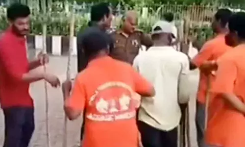 திருப்பதியில் சிறுத்தை தாக்குதல்- மலையேறும் பக்தர்களுக்கு கைத்தடி வழங்கும் திட்டம் தொடக்கம்