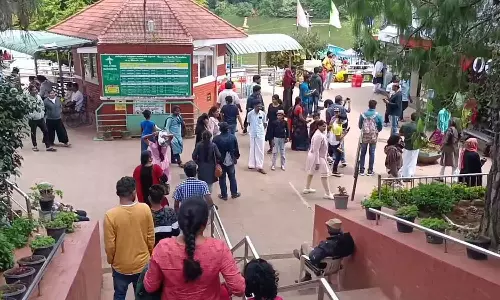 நீலகிரி சுற்றுலா தலங்களுக்கு 4 நாட்களில் 40 ஆயிரம் பேர் வருகை