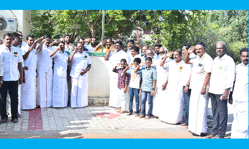 எம்.எல்.ஏ. அலுவலகத்தில் சுதந்திர தினவிழா