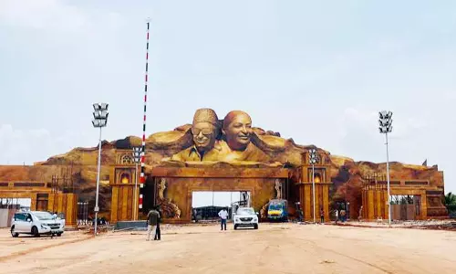 அ.தி.மு.க. எழுச்சி மாநாட்டின் 90 சதவீத பணிகள் முடிந்தன: மேடை வடிவமைப்பு தீவிரம்