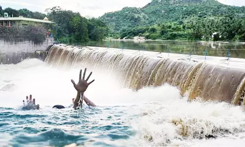 தடுப்பனையில் மூழ்கி கல்லூரி மாணவர் உட்பட 2 பேர் பலி