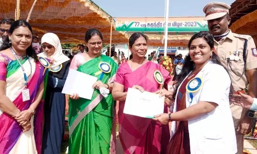 சுதந்திர தின விழாவில் மருத்துவ சேவையை பாராட்டி பென்னாகரம் டாக்டருக்கு நற்சான்றிதழ்