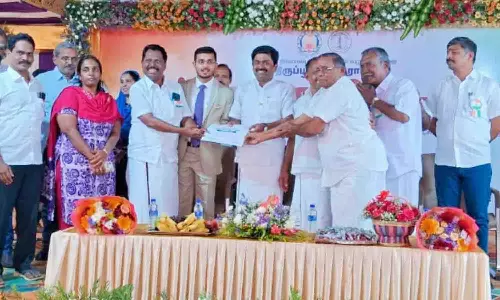 சிறப்பான சேவையை பாராட்டி 22- வது வார்டு கவுன்சிலருக்கு பாராட்டு சான்றிதழ்