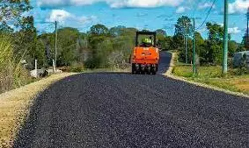 சாலை சீரமைப்பு பணிகள்:  கிருஷ்ணகிரி-சேலம் சாலையில் கடும் போக்குவரத்து நெரிசல்