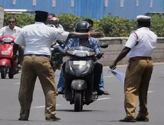 வாகன விதிமீறலில் ஈடுபட்ட 1,204 பேர் மீது வழக்கு வாகன விதிமீறலில் ஈடுபட்ட 1,204 பேர் மீது வழக்கு