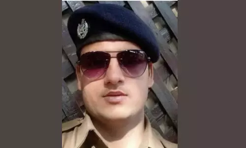 ஜெய்ப்பூர்-மும்பை ரெயிலில் 4 பேரை சுட்டுக்கொன்ற ரெயில்வே போலீஸ்காரர் டிஸ்மிஸ்