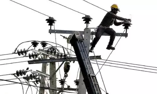 மல்லையாபுரத்தில் உயர்அழுத்த மின்சாரத்தால் மின்சாதன பொருட்கள் பழுது