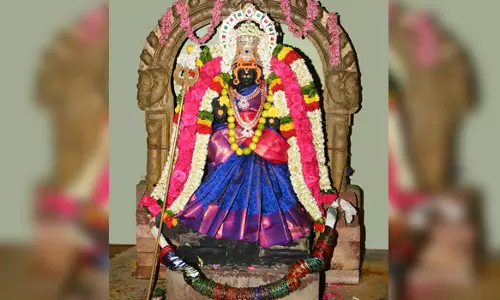 கொங்கலம்மன் கோவிலில் 108 பால்குட அபிஷேகம்