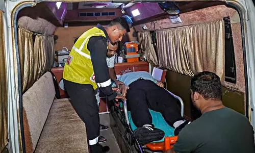 திடீர் நெஞ்சுவலி: கடும் சவாலை எதிர்கொண்டு சீனாவை சேர்ந்தவரை மீட்ட இந்திய கடலோர காவல்படை