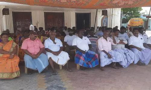 பெட்ரோல் பங்கு அமைக்க எதிர்ப்பு தெரிவித்து மீனவர்கள் வேலைநிறுத்த போராட்டம்