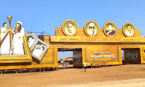 மதுரை அ.தி.மு.க. மாநாட்டின் இறுதிக்கட்ட பணிகள் மும்முரம்- முன்னாள் அமைச்சர்கள் 12 பேர் முகாம்