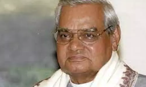 வாஜ்பாய்க்கு சிலை வைக்க வலியுறுத்தல்