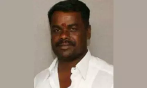 லாரி அதிபர் கொலையில் 2 பேர் சிக்கினர்- மேலும் 2 பேரை பிடிக்க தனிப்படை தீவிரம்