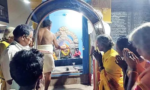 கோவில்பட்டி முத்துமாரியம்மன் கோவிலில் சிறப்பு பூஜை