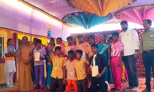 சிவசக்தி வித்யாலயா பள்ளியில் போட்டிகளில் வெற்றி பெற்ற மாணவ-மாணவிகளுக்கு பரிசுகள்