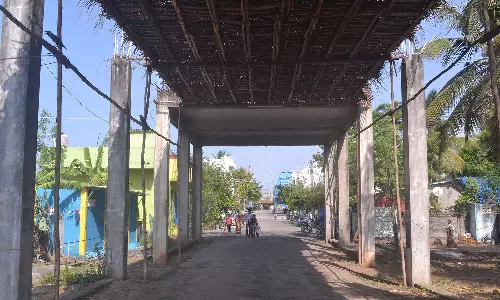 போட்டி போட்டு விழாவை நடத்தும் உபயதாரர்கள்