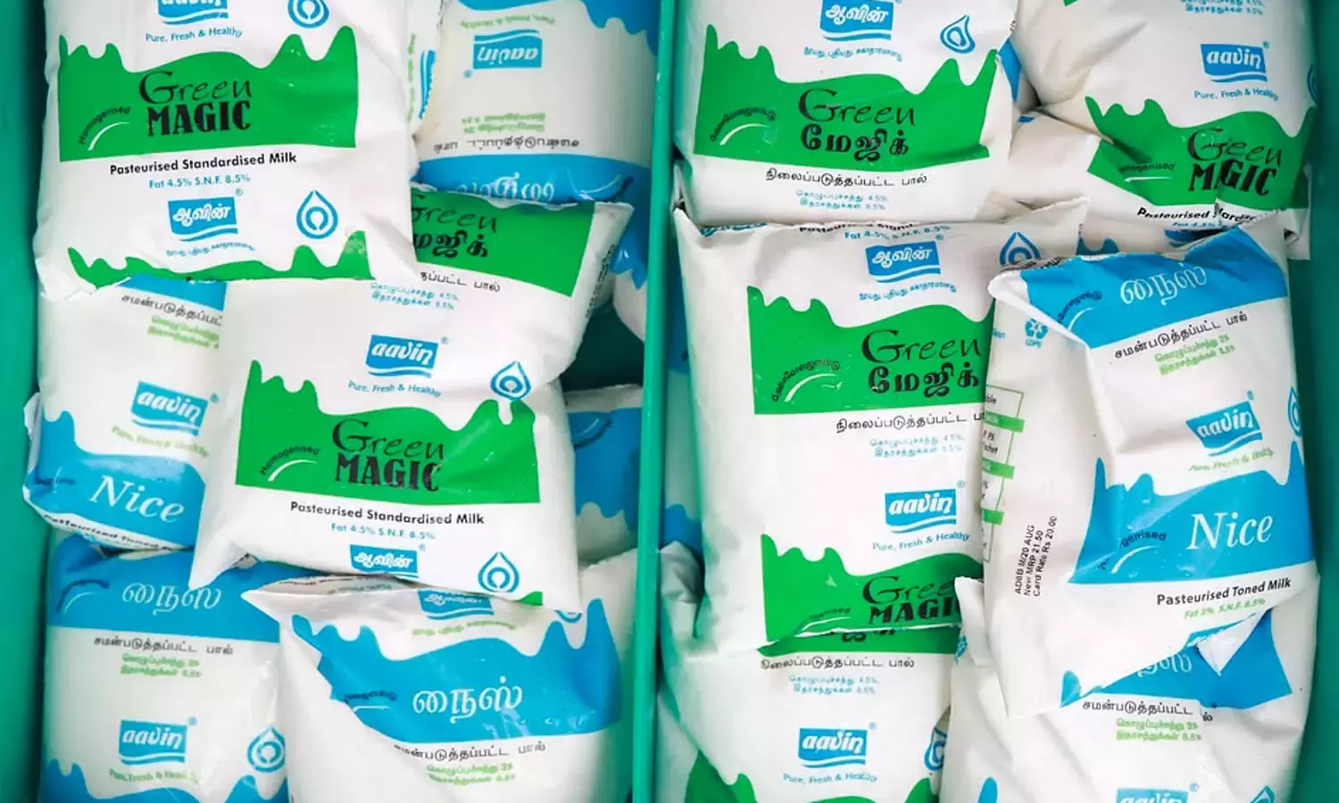 சென்னையில் 30 ஆயிரம் ஆவின் பால் அட்டைதாரர்கள் நீக்கம்- முறைகேடாக பால் வாங்கியதால் அதிரடி நடவடிக்கை சென்னையில் 30 ஆயிரம் ஆவின் பால் அட்டைதாரர்கள் நீக்கம்- முறைகேடாக பால் வாங்கியதால் அதிரடி நடவடிக்கை