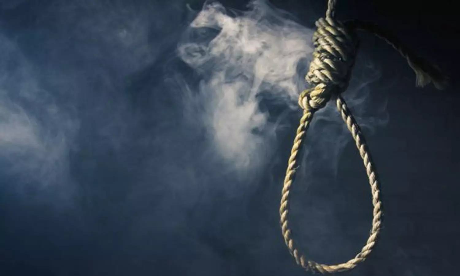 தாராபுரத்தில் டிரைவர் தற்கொலை தாராபுரத்தில் டிரைவர் தற்கொலை