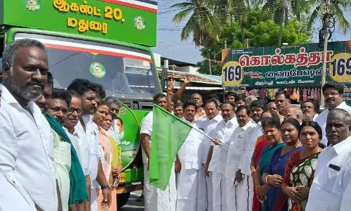 அ.தி.மு.க. மாநாடு பிரச்சார வாகனம்-  தொடர் ஜோதி ஓட்டம்  தொடங்கி வைப்பு