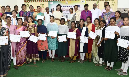 ஆண்டிபட்டியில் தொழிற்பயிற்சி மையத்தில் நமது சகோதரிகள் விழிப்புணர்வு - கலெக்டர் தலைமையில் நடைபெற்றது