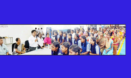 பெண்கள் தொழில் பயற்சி பெற்றால் குடும்ப பொருளாதாரம் உயரும்