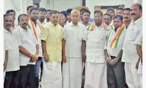 பல்வேறு கட்சியில் இருந்து விலகி காங்கிரஸ் கட்சியில் இணைந்தனர்
