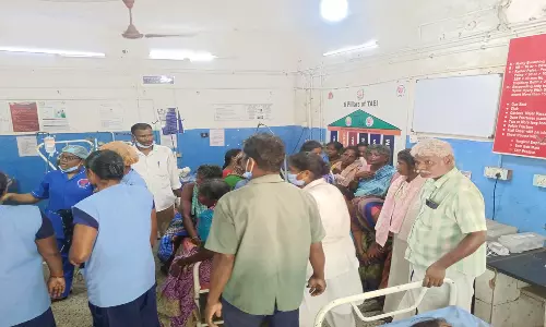 திண்டிவனம் அருகே  தேனீக்கள் கொட்டி 50 பெண்கள் காயம்