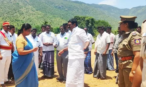 ஏற்காடு மலை கிராமங்களுக்கு இணைப்பு தார் சாலை அமைக்க கலெக்டர் ஆய்வு