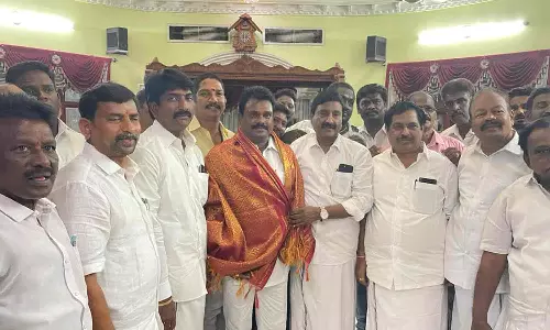 10 ஆயிரம் பெண்களுக்கு சேலை-பிரியாணி விருந்து