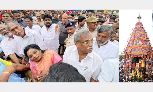 செங்கழுநீர் அம்மன் கோவில் தேரோட்டம்