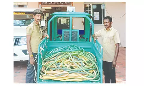 ஆறுமுகநேரியில் தெரு பைப்புகளில் இருந்து குடிநீரை டியூப்புகள் மூலம் எடுத்தால் அபராதம் - பேரூராட்சி நிர்வாகம் எச்சரிக்கை