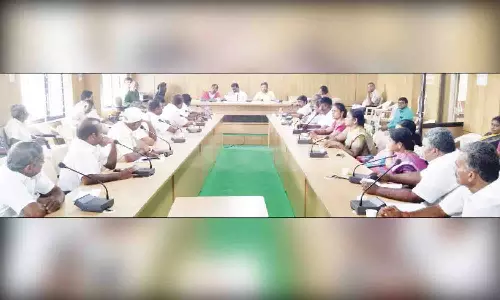 ஊராட்சி பகுதிகளில் விடுபட்ட கிராமங்களை இணைத்து அனைத்து பகுதிகளுக்கும் குடிநீர் வினியோகம் செய்ய வேண்டும்