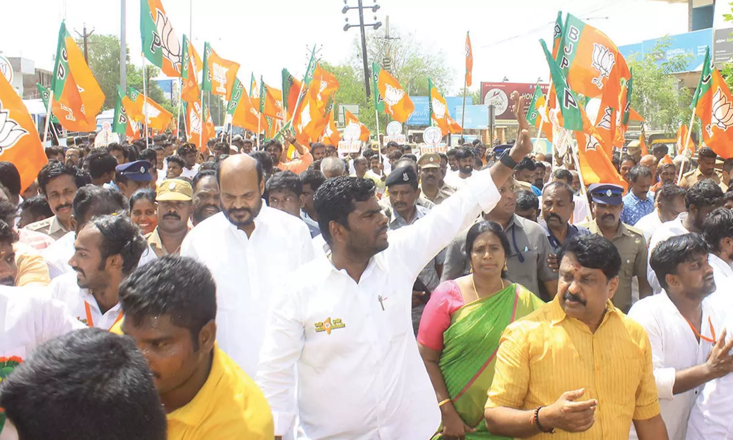 அண்ணாமலை நடைபயணத்திற்கு பொதுமக்கள் உற்சாக வரவேற்பு