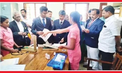 உடுமலை நீதிமன்ற வளாகத்தில் மருத்துவ முகாம்