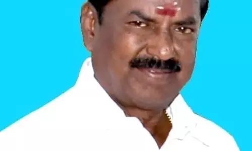 அ.தி.மு.க. ஒன்றிய செயலாளர் விபத்தில் பலி