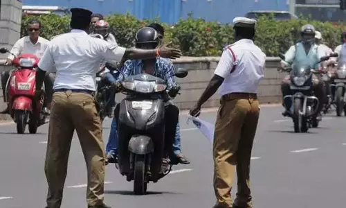 வாகன சோதனை: போலீசுக்கு பயந்து தப்பிய கல்லூரி மாணவர் கால் முறிந்தது