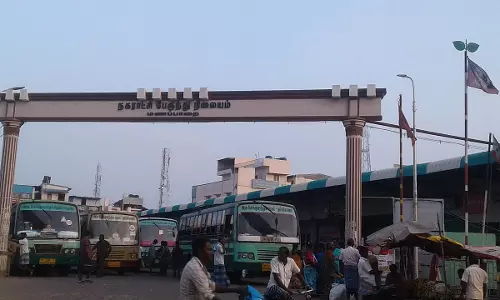 மயக்க மருந்து தடவி  நகை, பணம் அபேஸ்