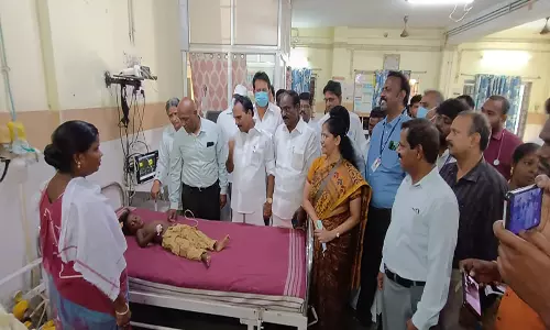 விக்கிரவாண்டி அருகே சிறுவர்களுக்கு வாந்தி பேதி; குல்பி ஐஸ் விற்றவர் கைது-ஐஸ் கம்பெனியில் சோதனை நடத்த உத்தரவு