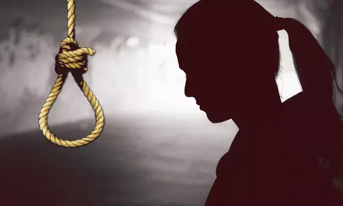 திருவானைக்காவலில் பெண் தற்கொலை