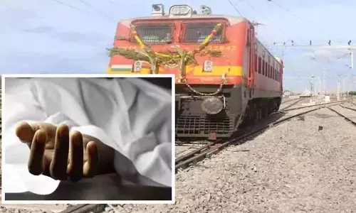 ரெயில் மோதி வாலிபர் சாவு