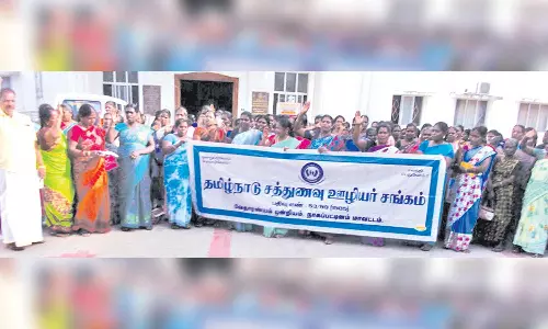 சத்துணவு ஊழியர்கள் ஆர்ப்பாட்டம்