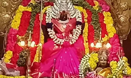 வேம்படி மாரியம்மன் கோவிலில் சிறப்பு வழிபாடு