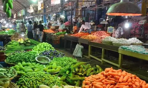 கோயம்பேடு சந்தை இடமாற்றம் என்பதை நம்ப வேண்டாம்- அங்காடி நிர்வாகம் அறிவிப்பு