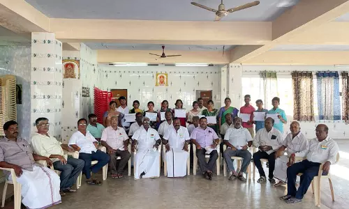 மாணவர்களுக்கு பரிசுகள் வழங்கும் விழா