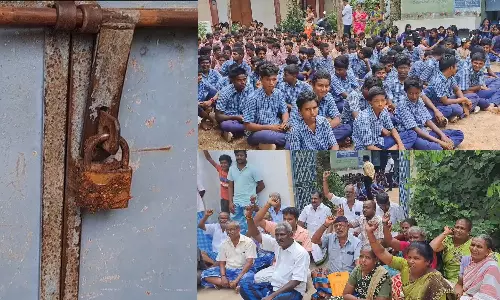 வகுப்பறை பூட்டுகளுக்கு மனித மலம் பூசியும், குடிநீர் தொட்டி சேதப்படுத்தி[யும் மர்ம நபர் அட்டகாசம்- மாணவர்கள் பெற்றோருடன் போராட்டம்